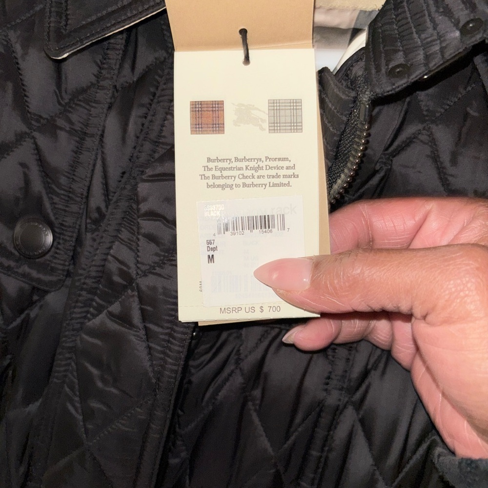 Burberry Black Jacket with Iconic Check Lining - Picture 5 of 6